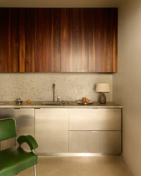 gerookte lariks, inox keuken